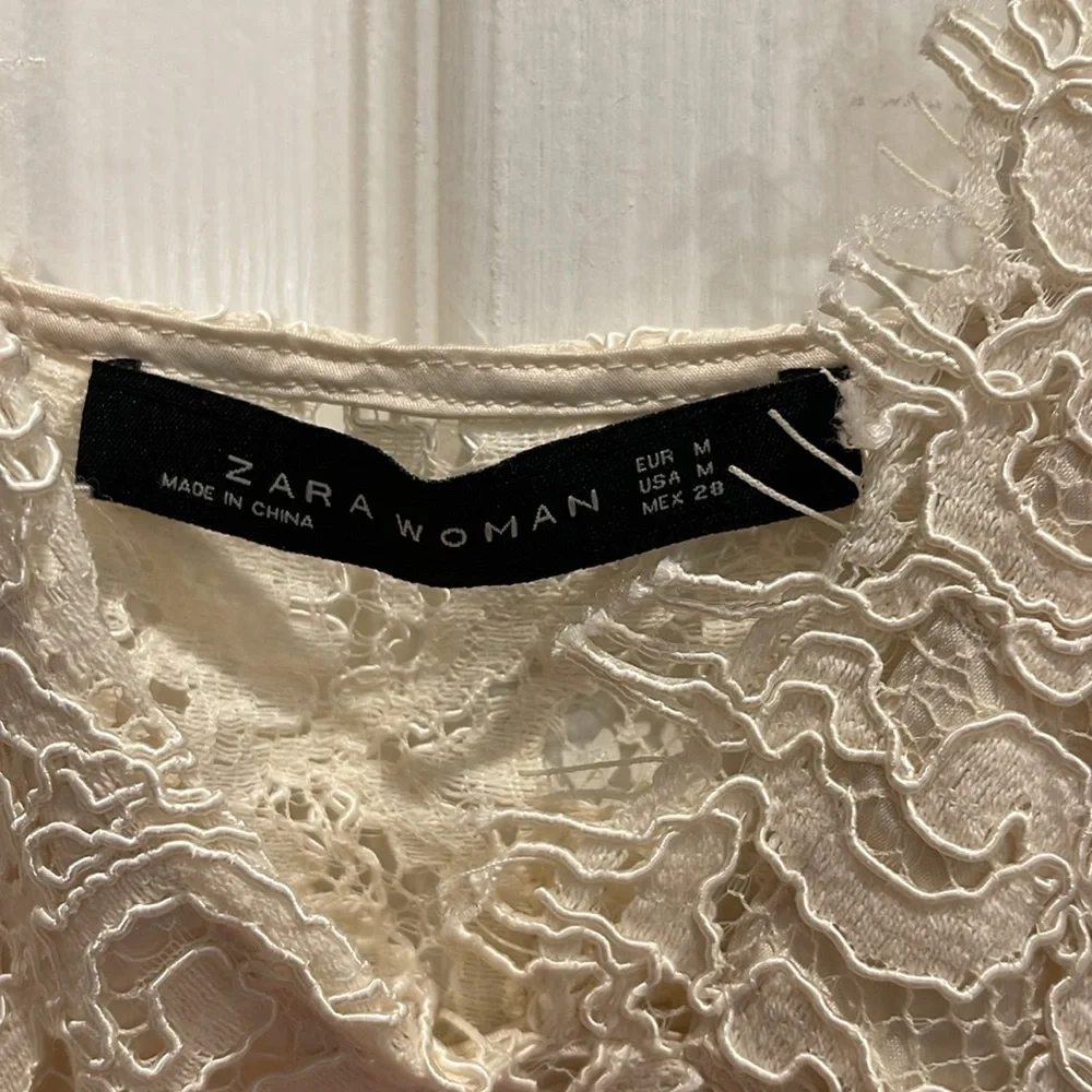 Off White Lace Tank - Picture 2 of 4